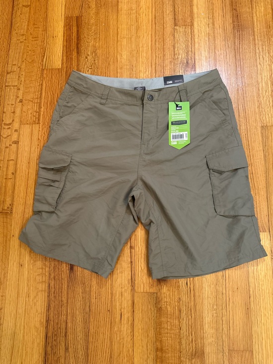 REI Pants - REI Cargo Shorts Women SAHARA Size 12 Inch Pockets 100% Nylon Hike